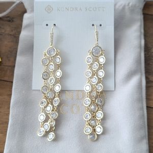Kendra Scott Daya Earrings in Gold!